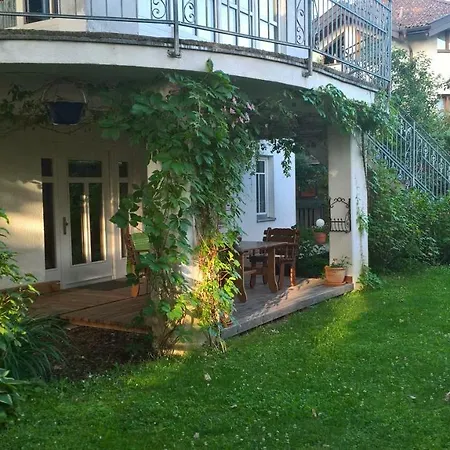 Gemutliche Familienfreundliche Ferienwohnung Apartment Stams