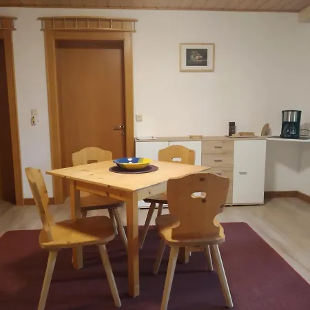Gemutliche Familienfreundliche Ferienwohnung * Stams